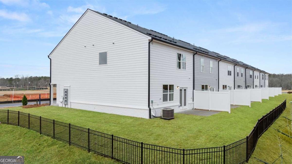 322 Sound Circle Stockbridge - 59