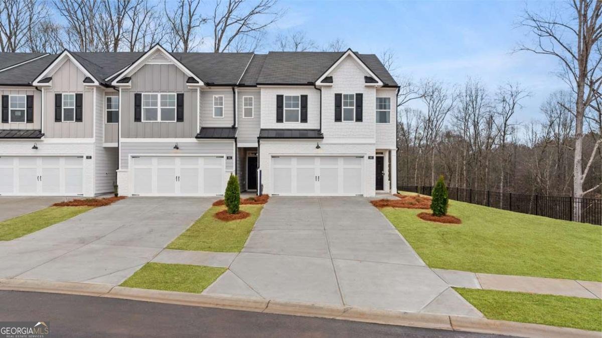 326 Sound Circle Stockbridge - 1