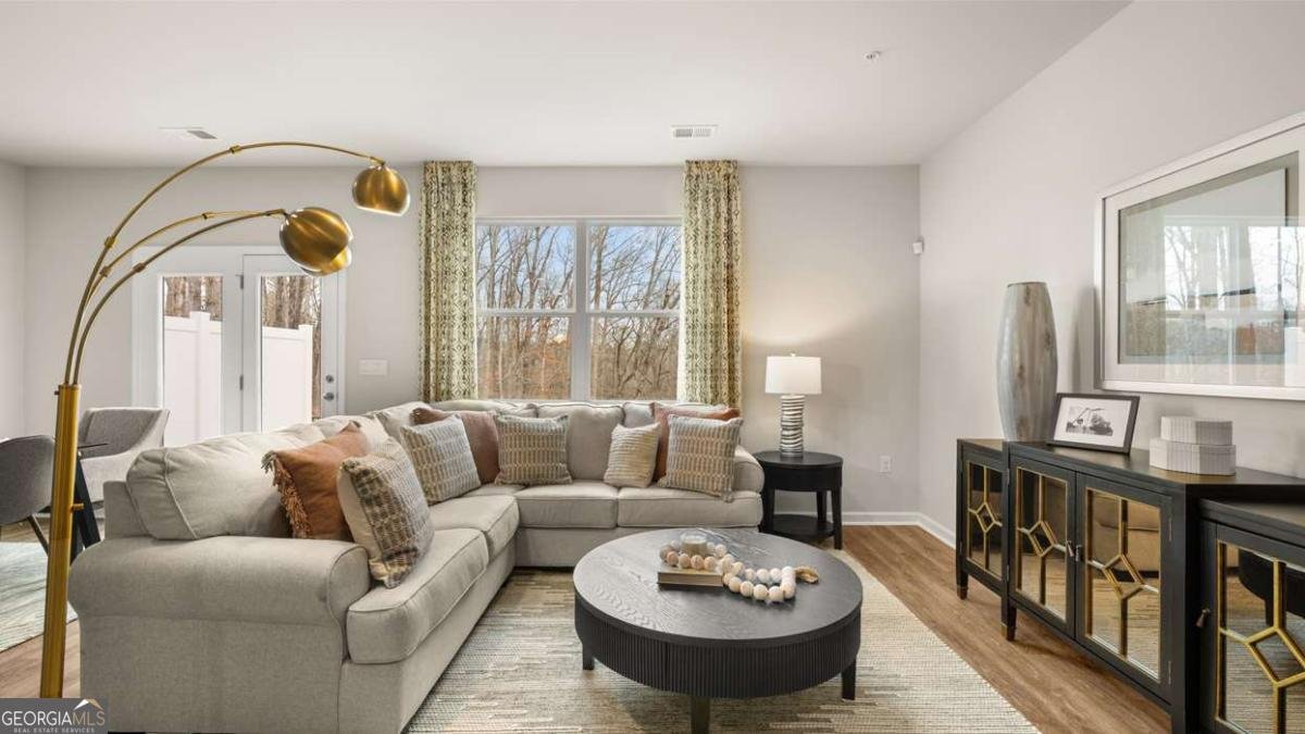 326 Sound Circle Stockbridge - 41
