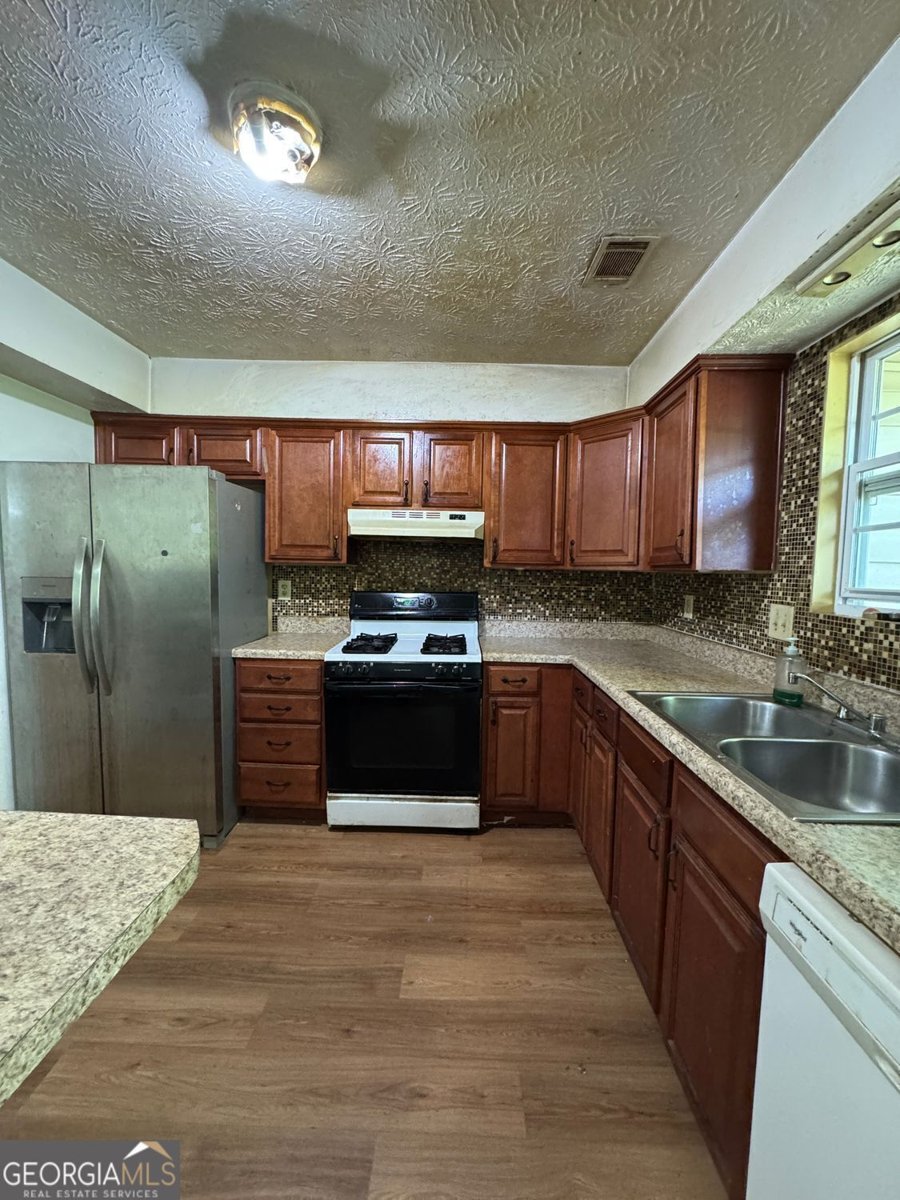 3739 Jamestown Court Doraville - 2