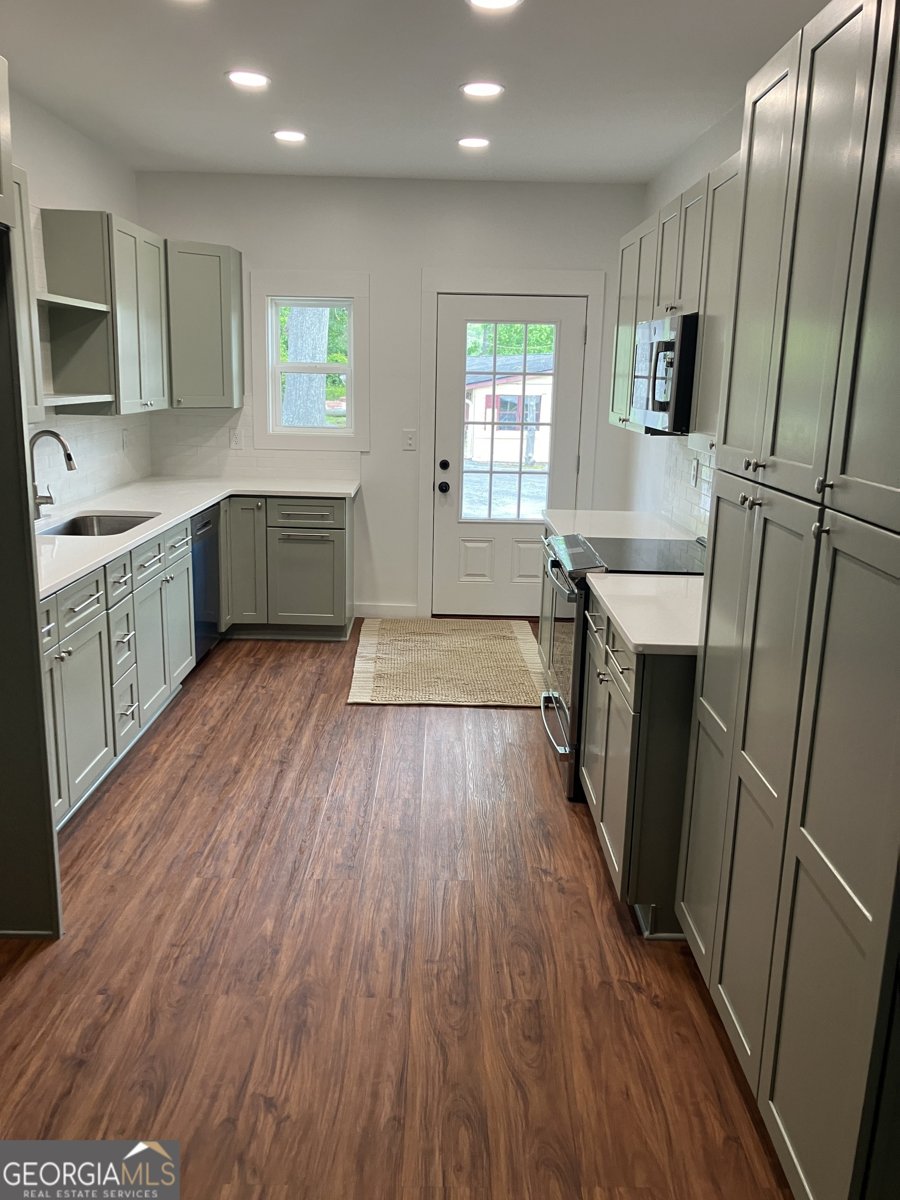 854 CLEARWATER Road Sharpsburg - 14