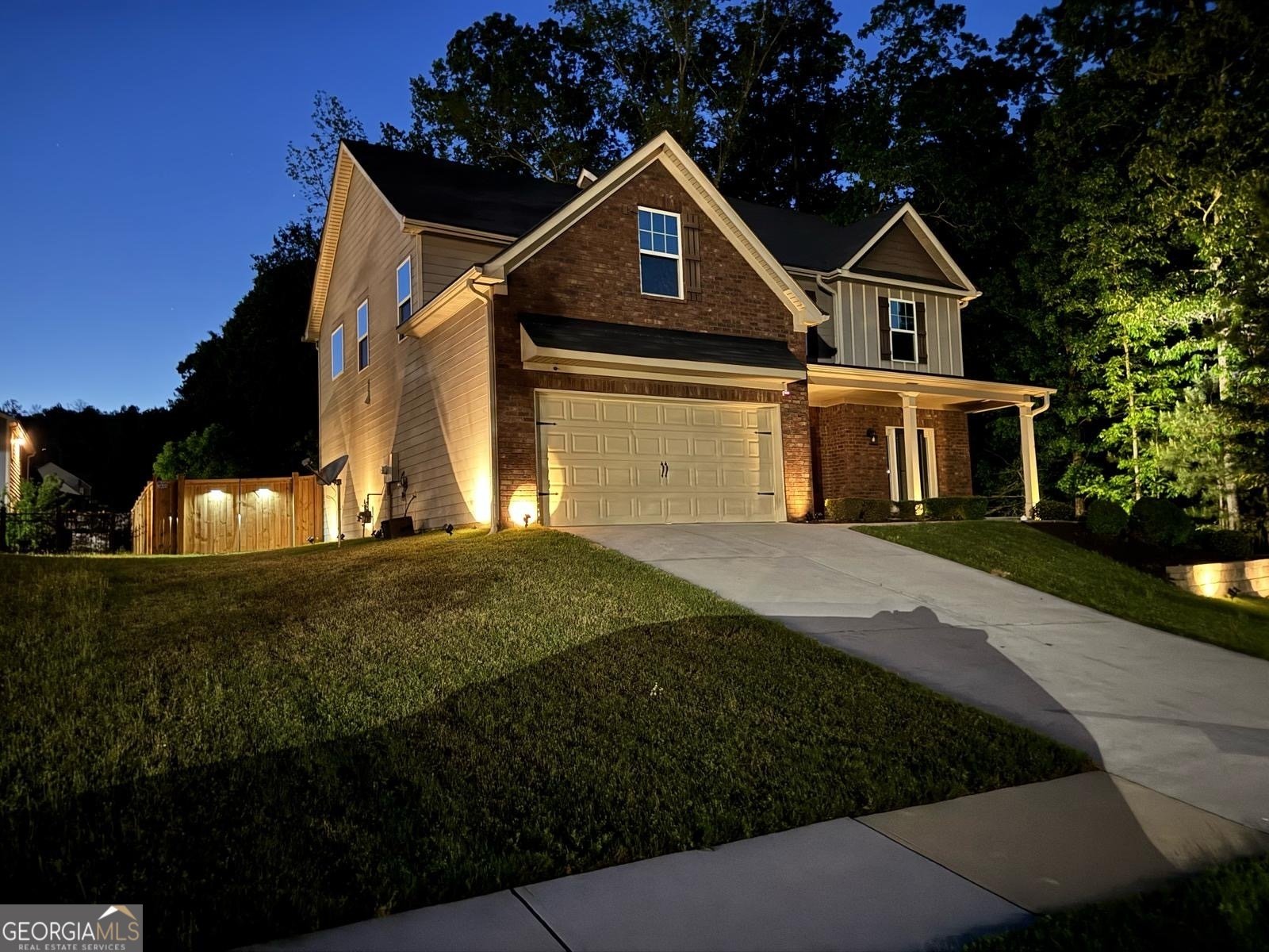 5637 Valley Loop Fairburn - 5