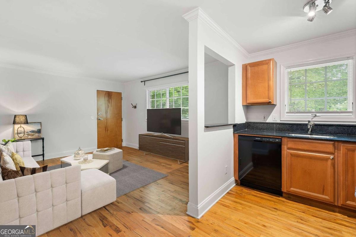 798 Saint Charles Avenue Atlanta - 10