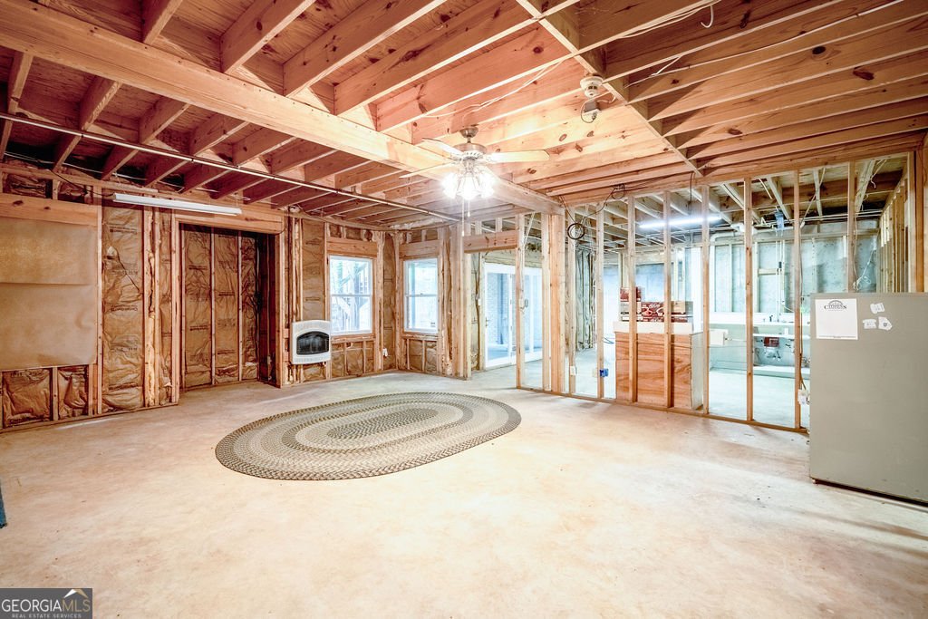260 Emerald Lake Drive Fayetteville - 33