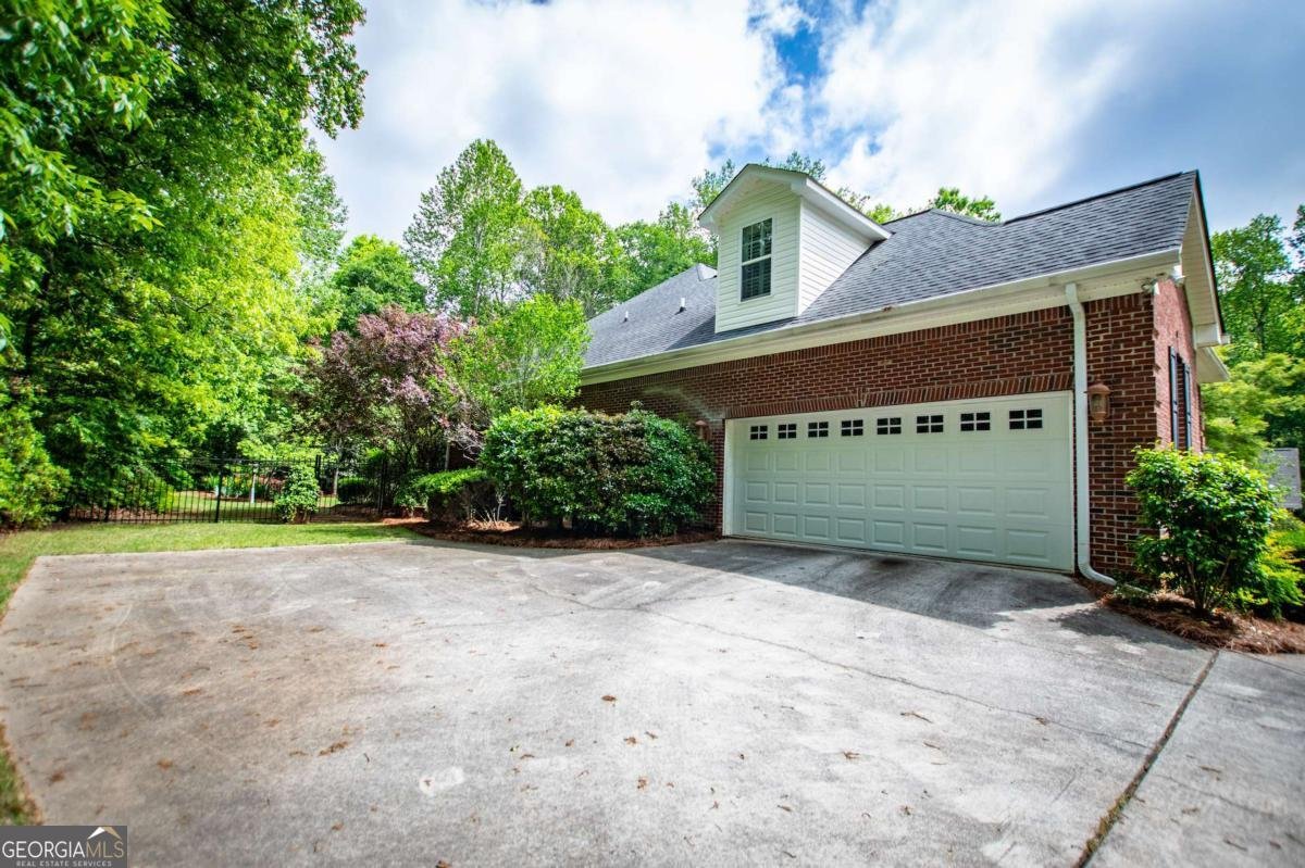 111 Dunwoody Drive Carrollton - 77