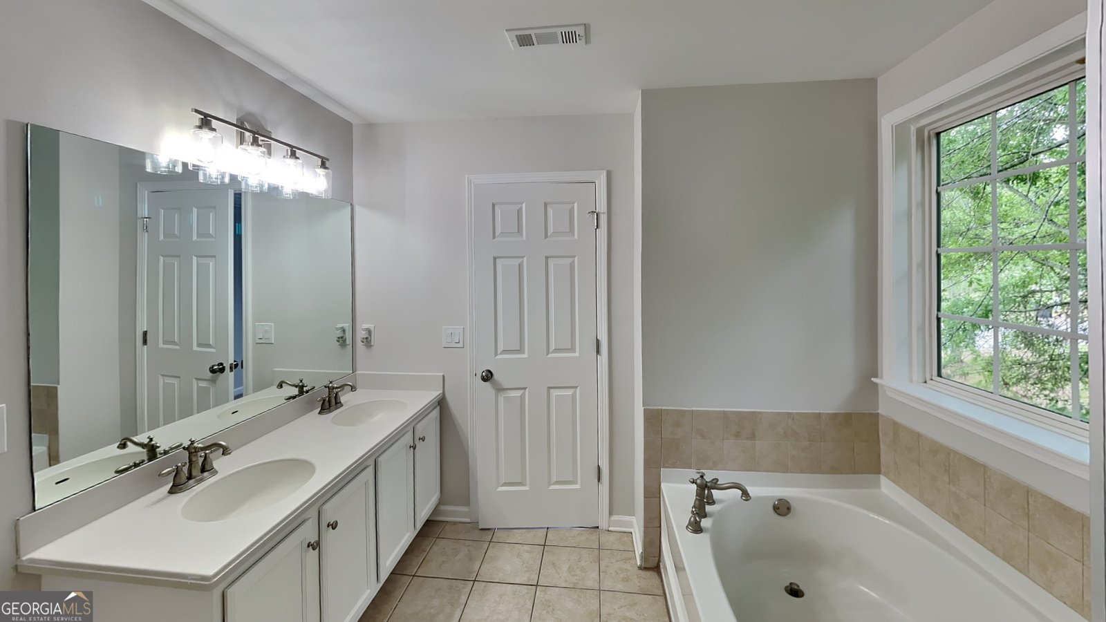 136 BRIDGESTONE Lane Douglasville - 16