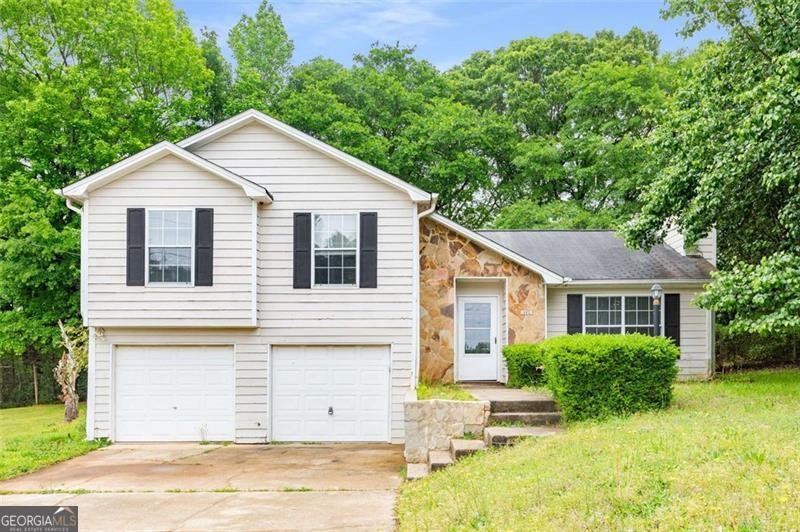 402 Leslie Court McDonough - 1
