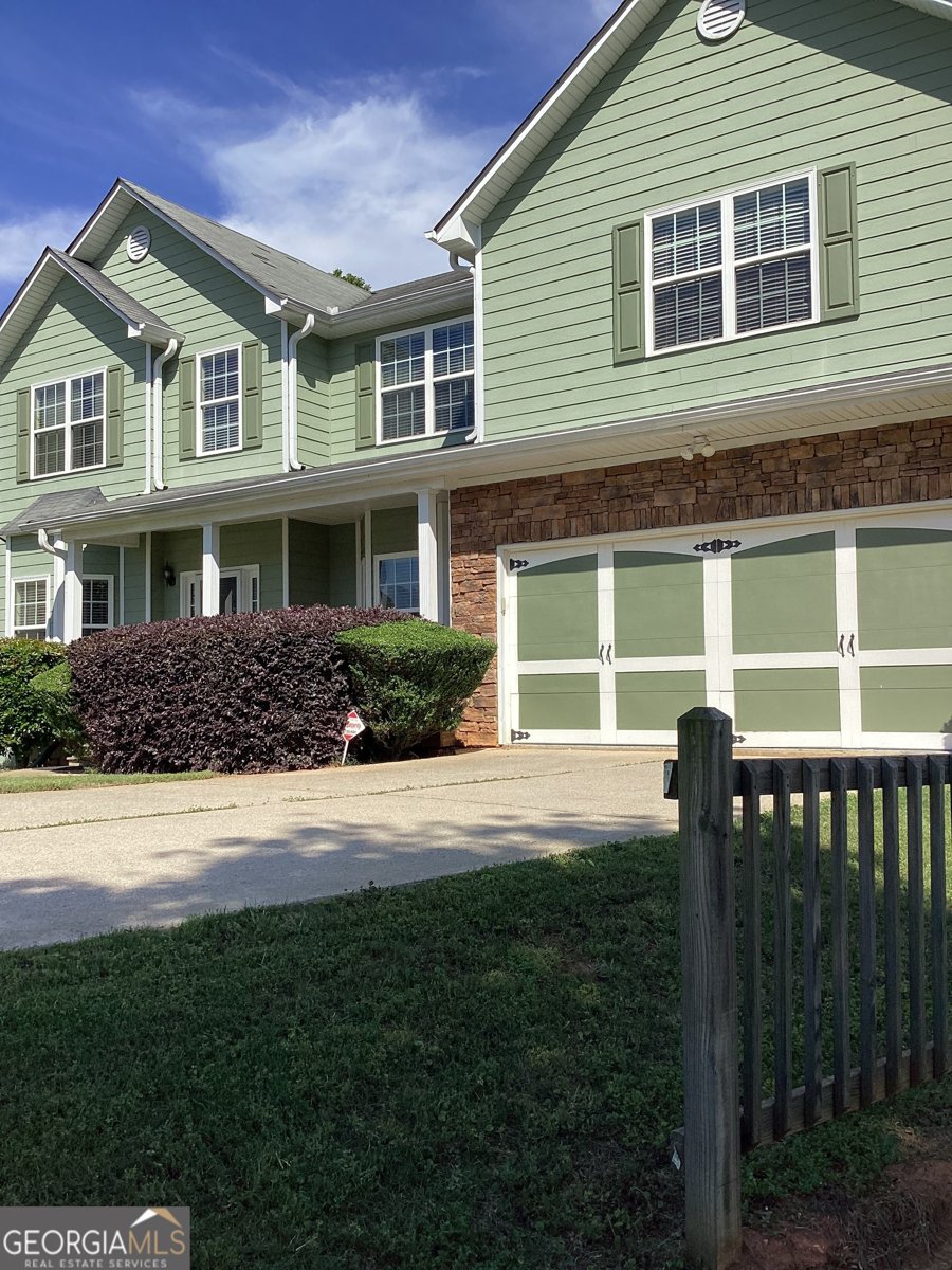 6074 Locklear Way Douglasville - 2