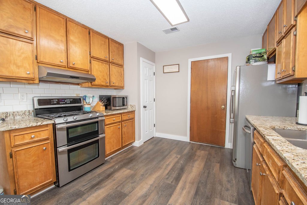 130 Country Side Drive Senoia - 23