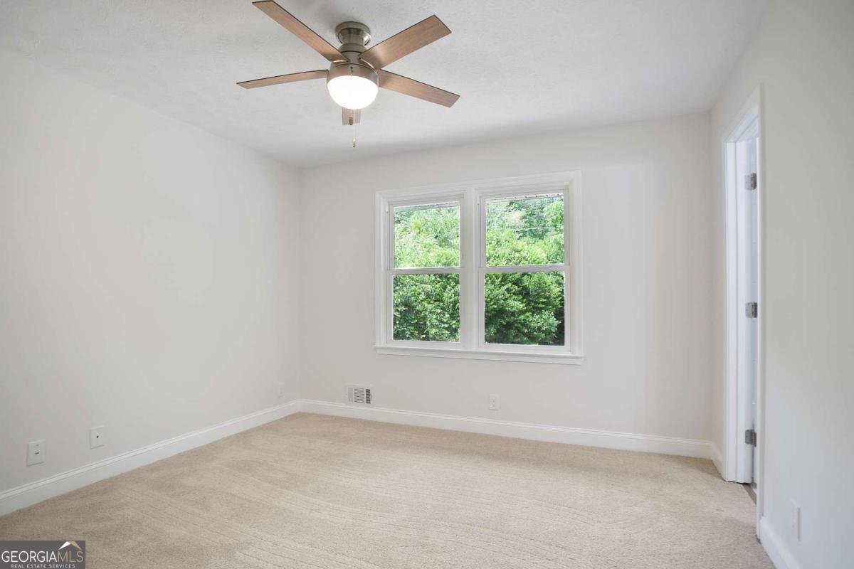 831 SWEET BRIAR Lane Conyers - 16