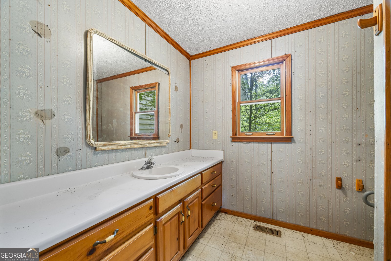 424 Old Indian Trail Road Jefferson - 43