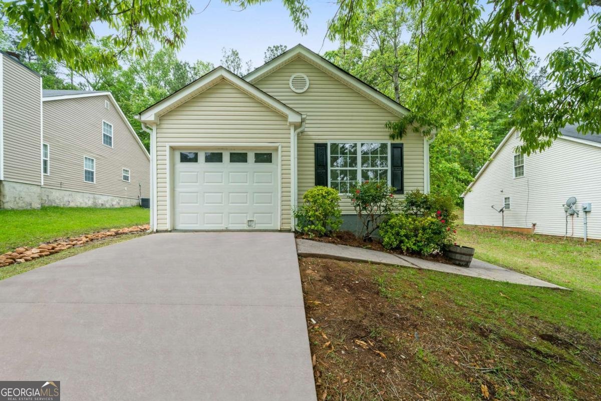 1031 Abercorn Way Douglasville - 1