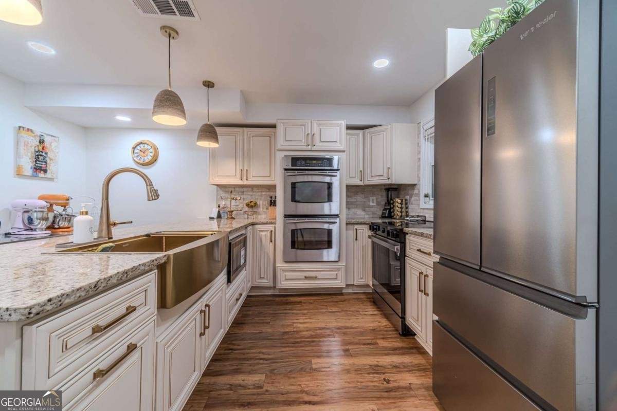 4100 Springlake Circle Buford - 40