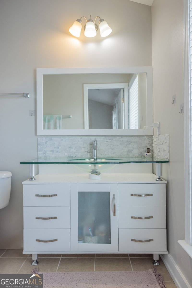 1306 Thornborough Drive Alpharetta - 8