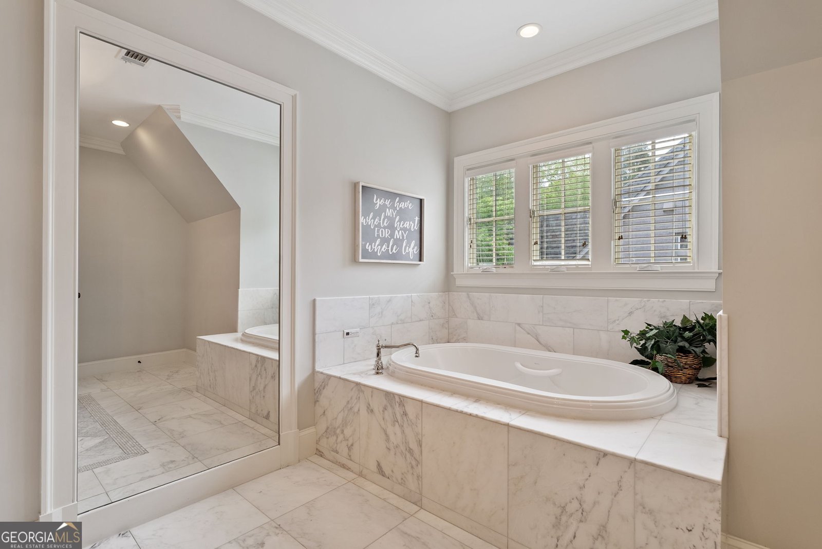 1740 Doncaster Drive Atlanta - 60