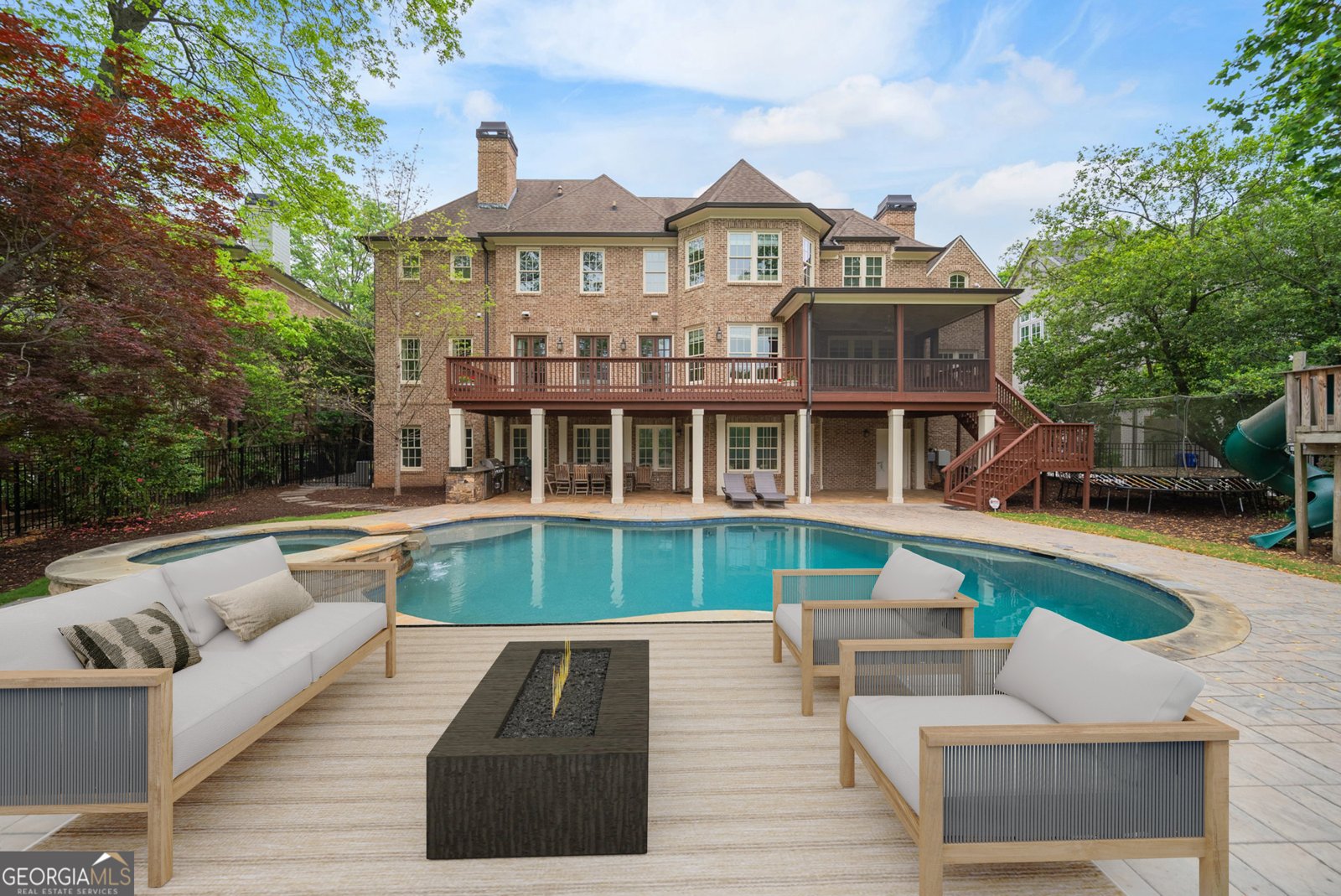 1740 Doncaster Drive Atlanta - 75