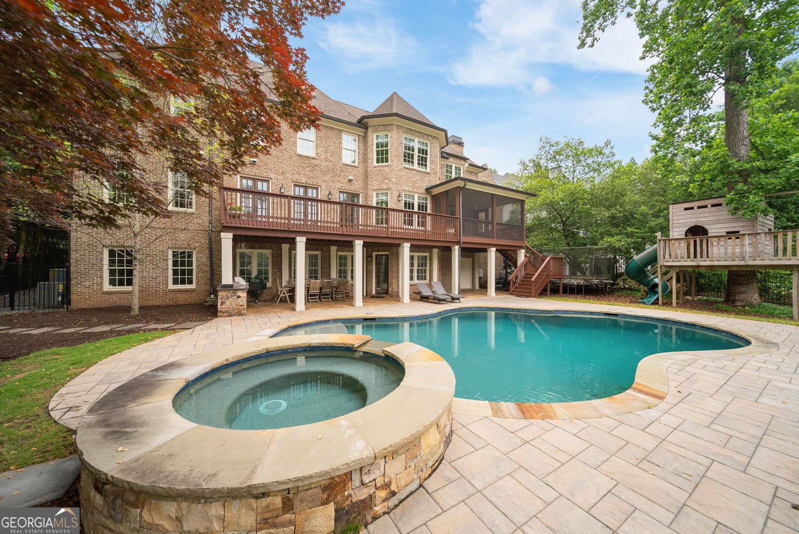 1740 Doncaster Drive Atlanta - 77