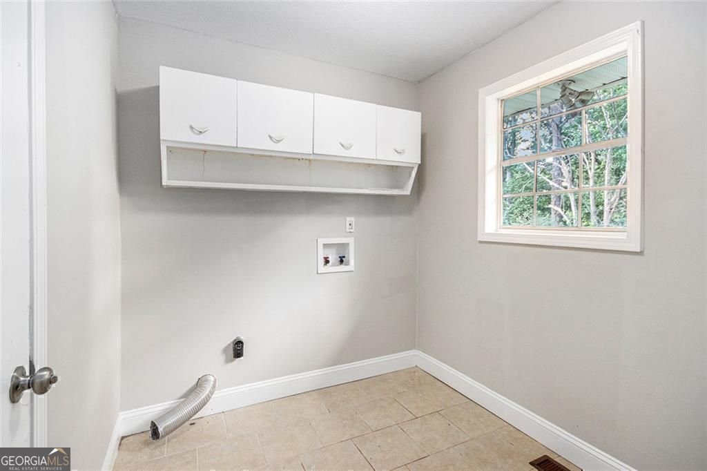 7248 Banks Mill Road Douglasville - 35
