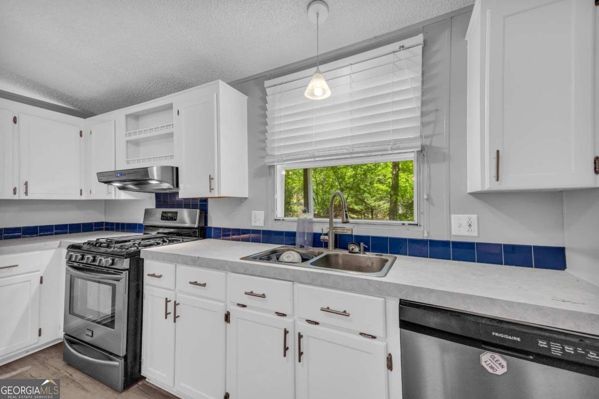 1437 Frank Lovell Road Clarkesville - 31