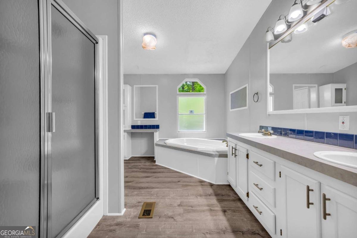 1437 Frank Lovell Road Clarkesville - 39