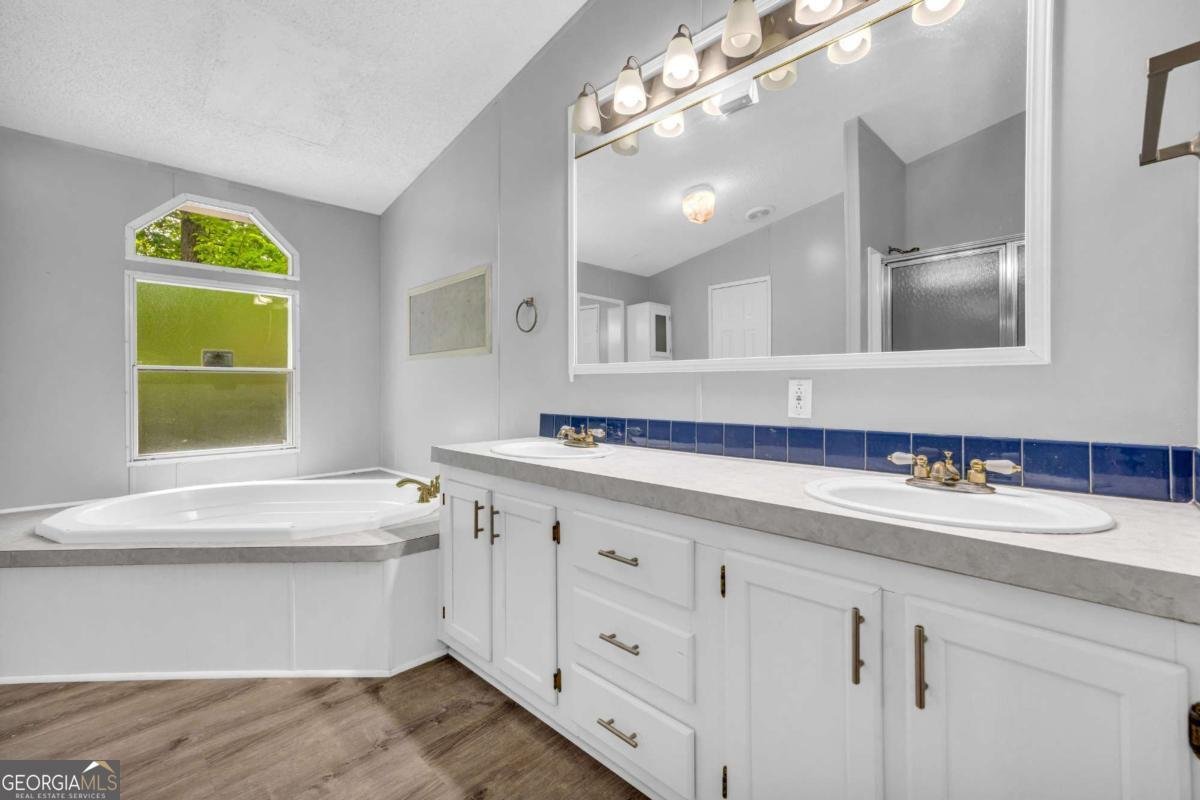 1437 Frank Lovell Road Clarkesville - 40