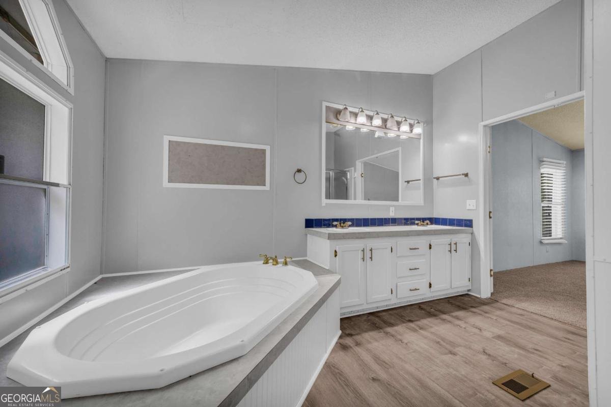 1437 Frank Lovell Road Clarkesville - 43