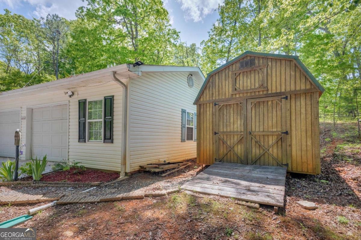 1437 Frank Lovell Road Clarkesville - 62
