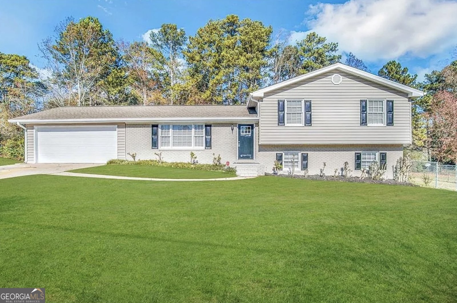5906 Pine Hurst Way Douglasville - 1