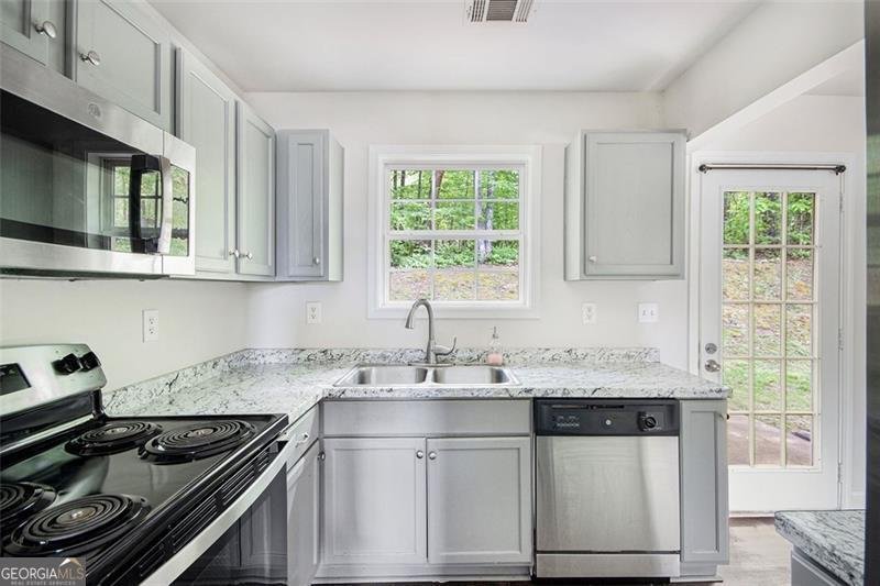 332 CHRISTIAN Lane Carrollton - 8