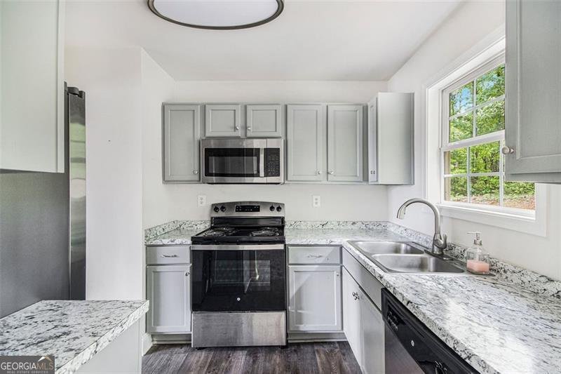 332 CHRISTIAN Lane Carrollton - 9