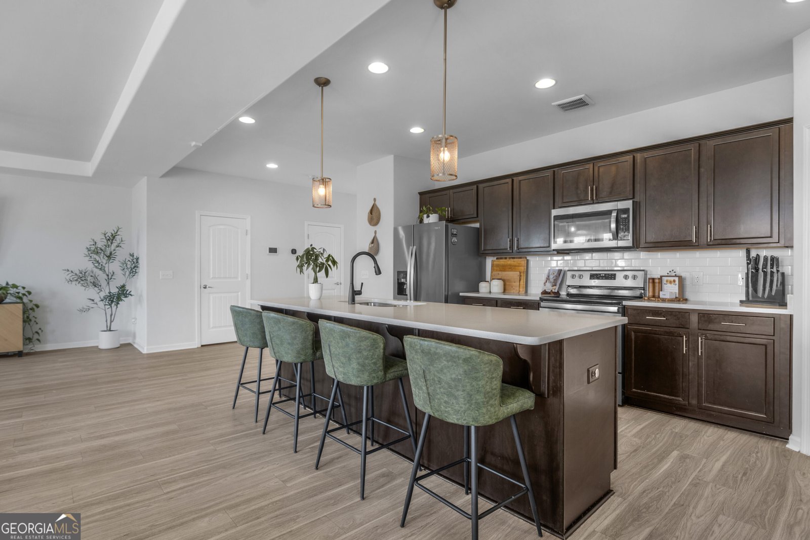 234 Lakepointe Drive Savannah - 14
