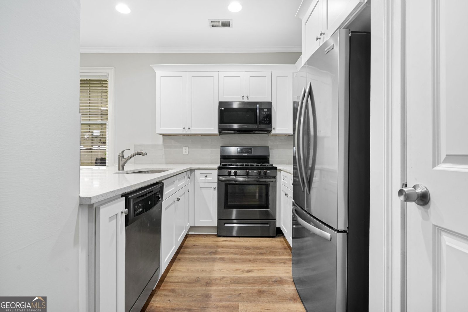 1283 Mercer Avenue East Point - 9