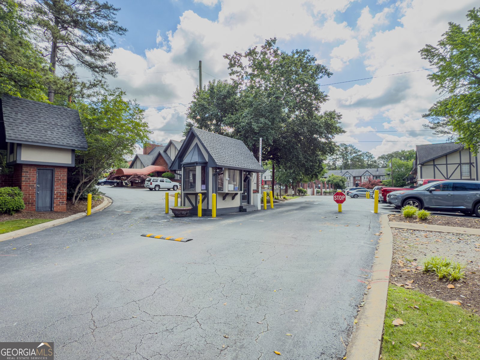 6851 Roswell Road Atlanta - 3