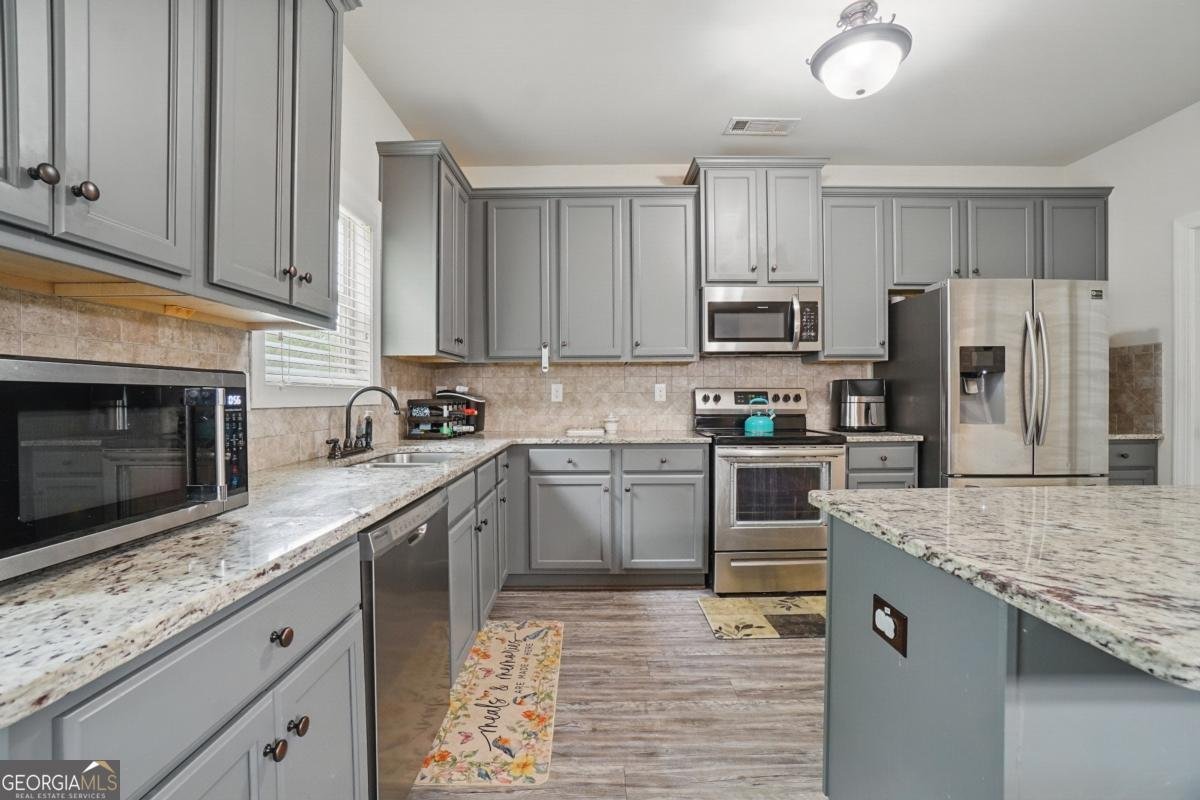 11028 Southwood Drive Hampton - 12