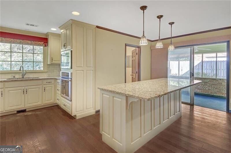 1559 Norwood Drive Lilburn - 2