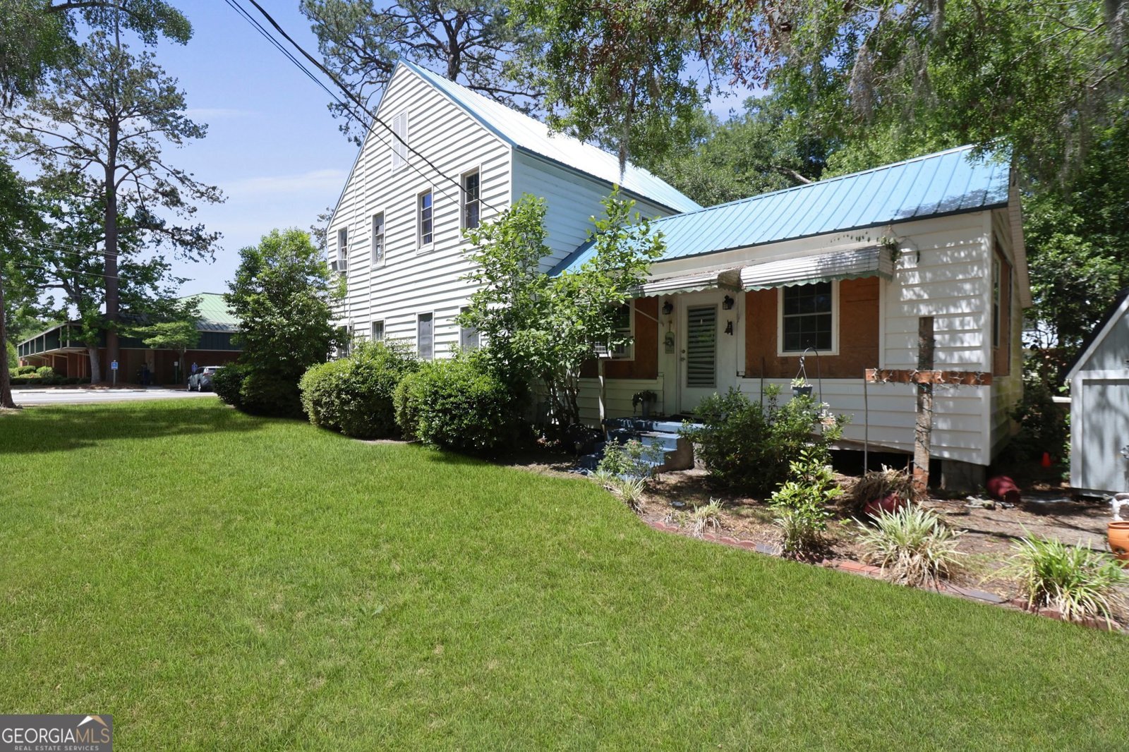 701 Oak Street Springfield - 44