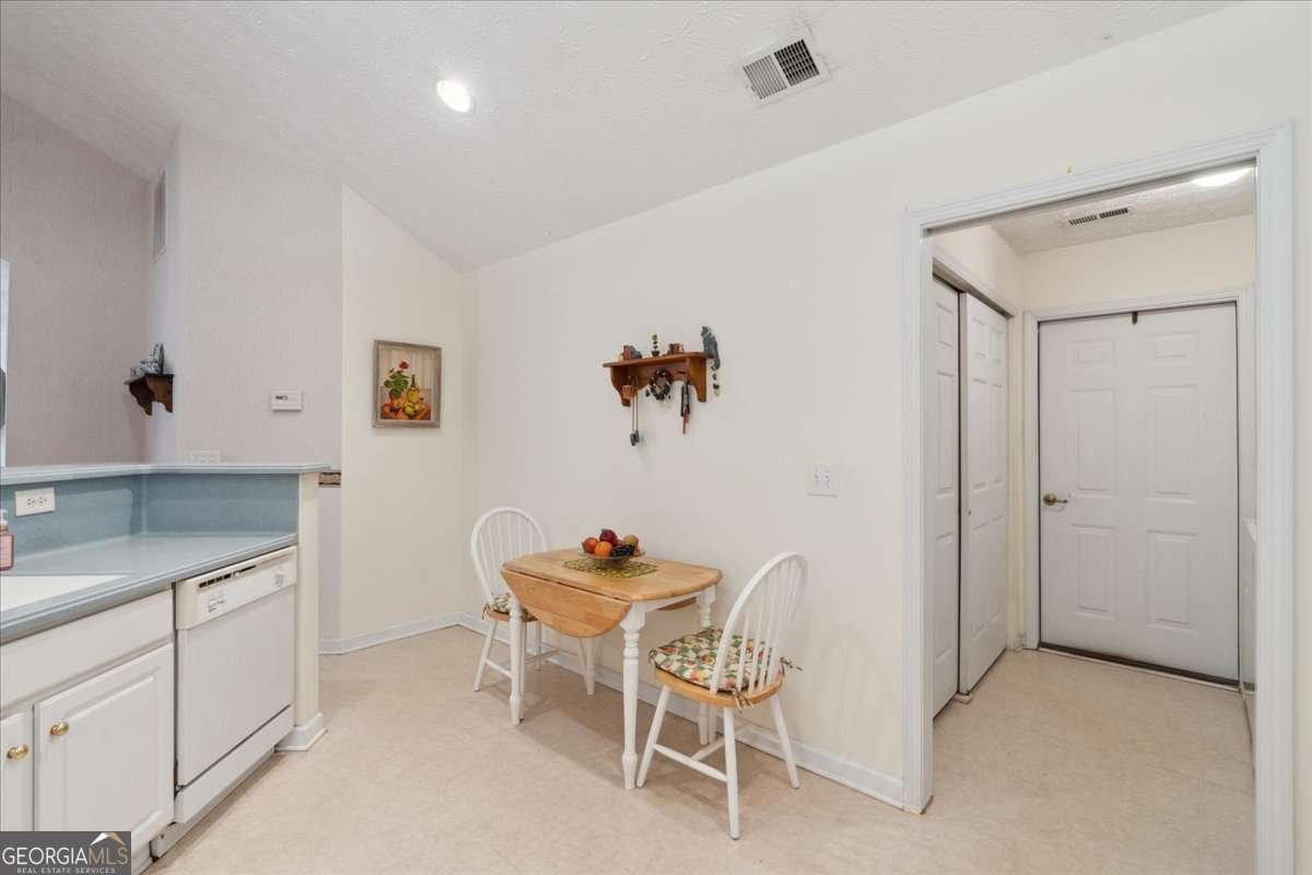 3746 Vineyards Lake Circle Kennesaw - 19