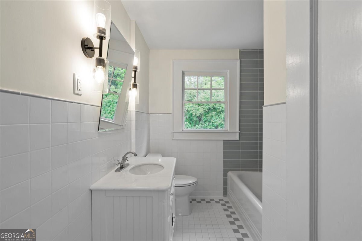 6104 Floyd Street Covington - 22