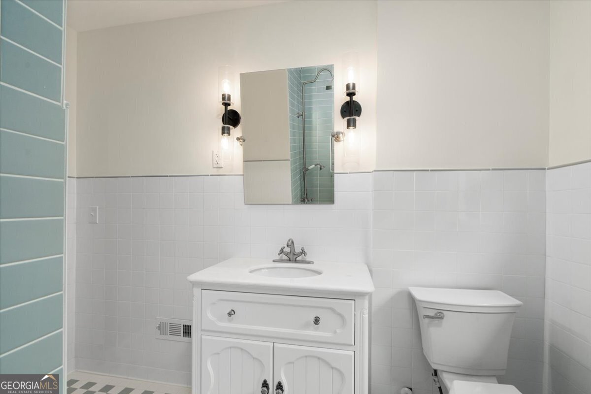6104 Floyd Street Covington - 24