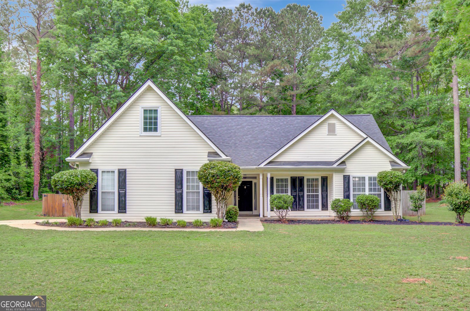 35 Wenham Lane Sharpsburg - 1