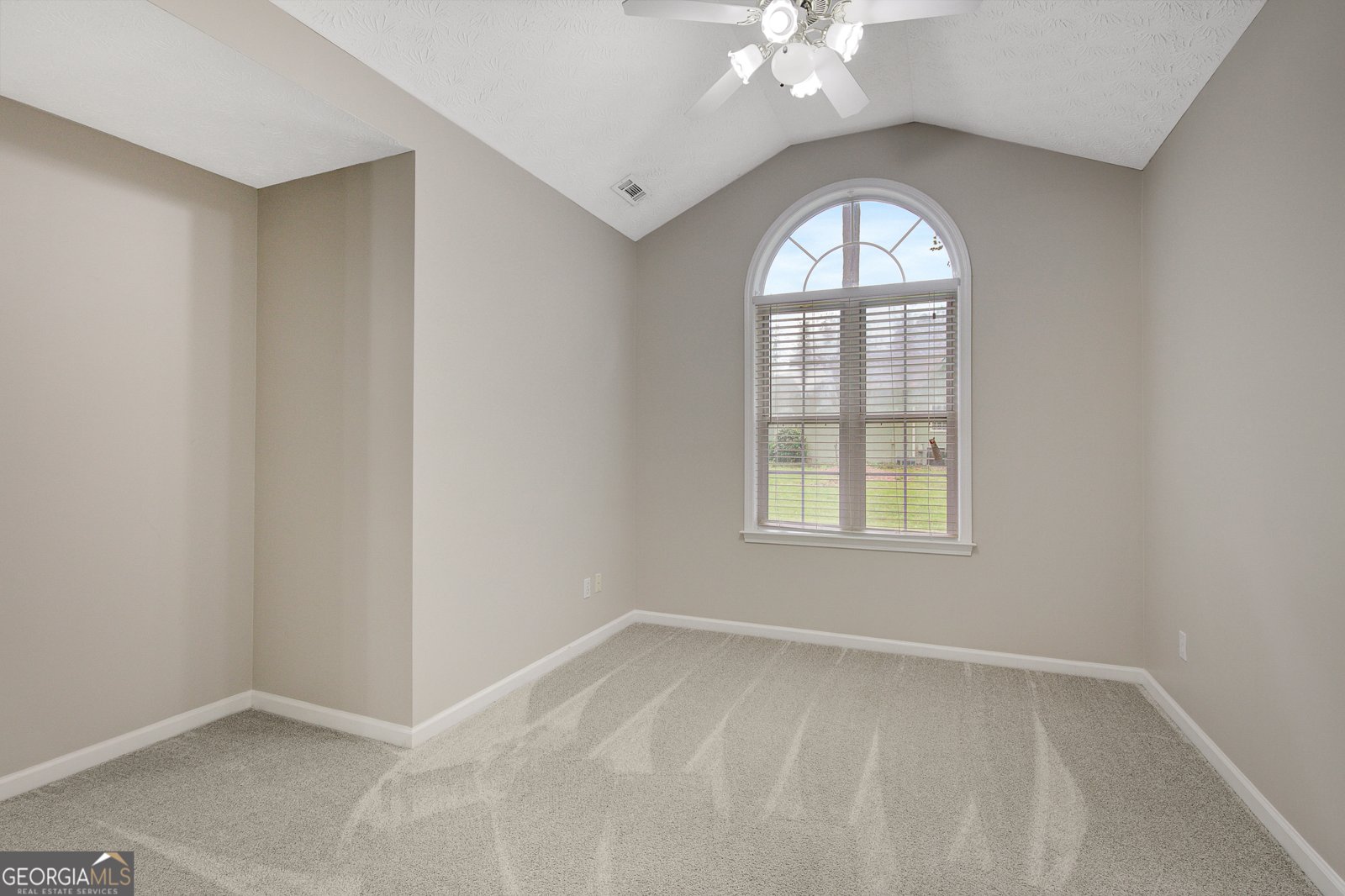 35 Wenham Lane Sharpsburg - 14