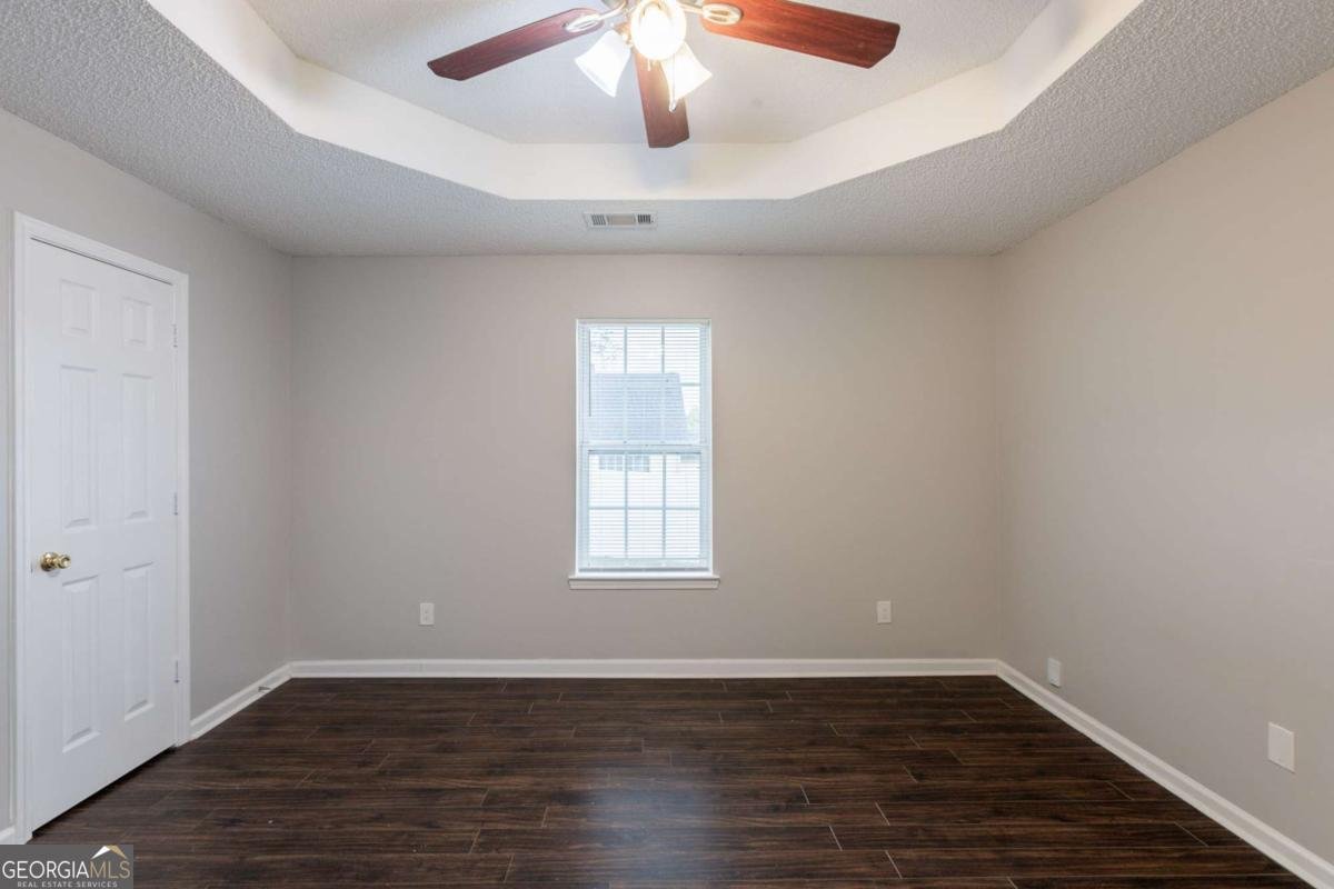 4045 Meadow Glen Way Fairburn - 12