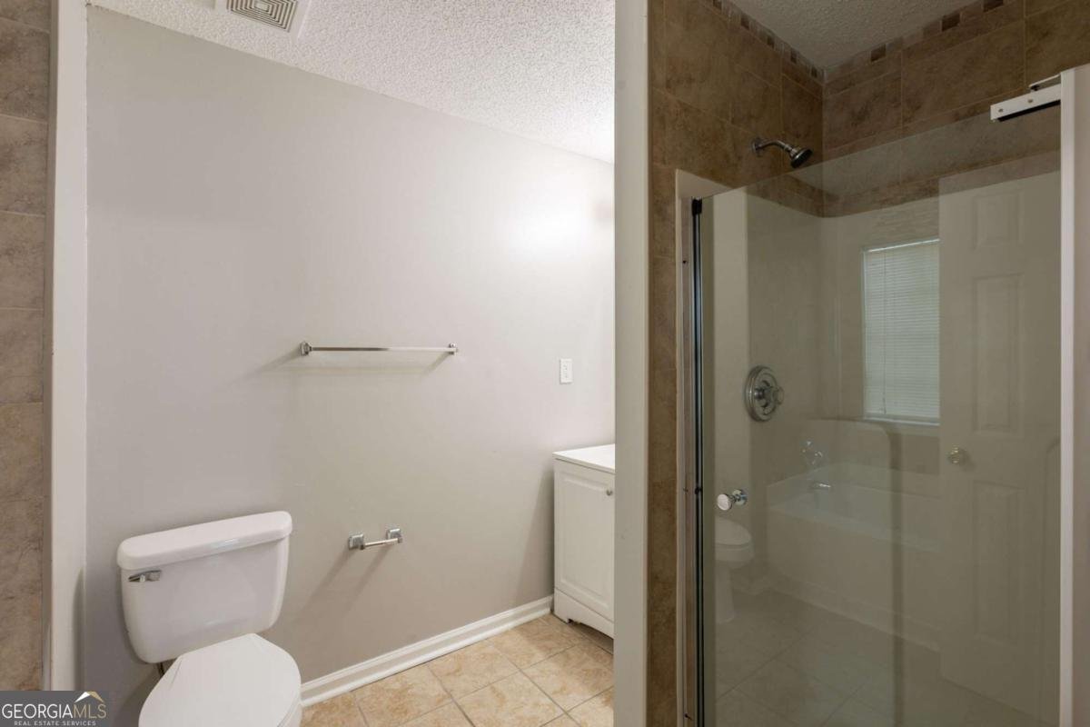 4045 Meadow Glen Way Fairburn - 16