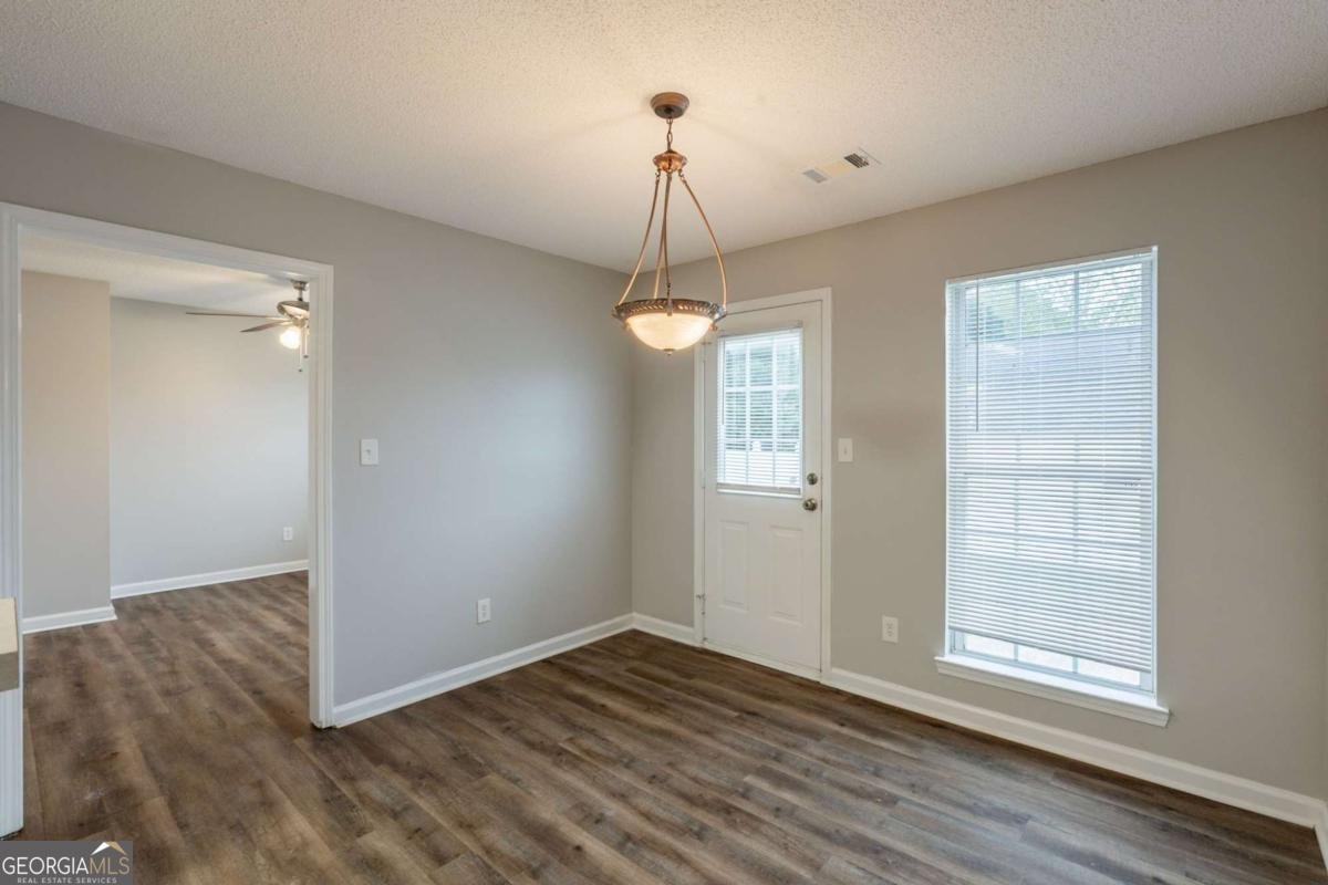 4045 Meadow Glen Way Fairburn - 17