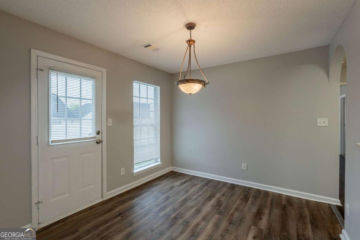 4045 Meadow Glen Way Fairburn - 19