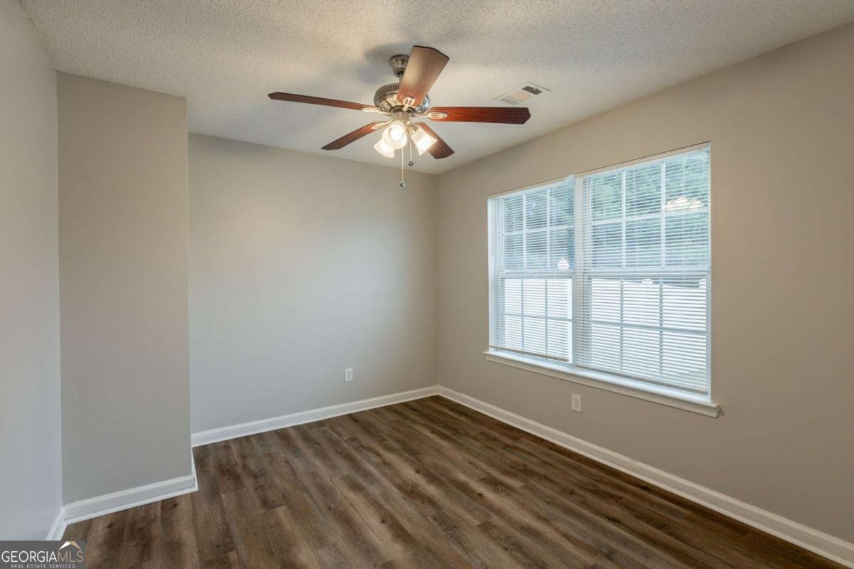 4045 Meadow Glen Way Fairburn - 20
