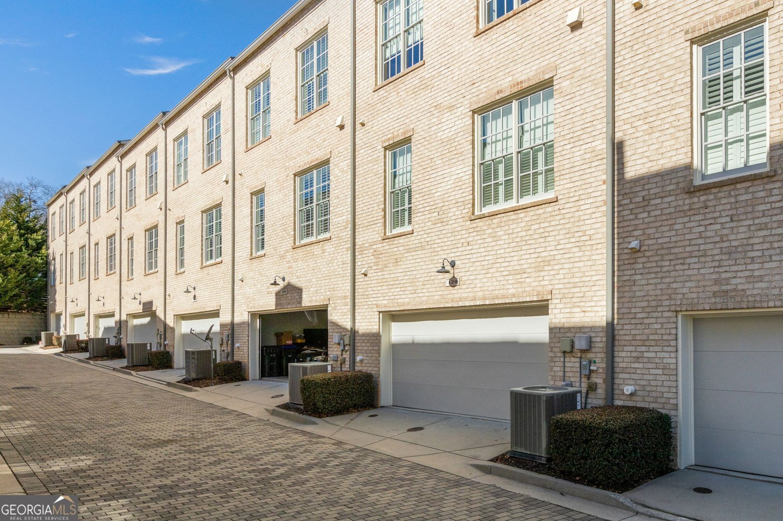 120 Clover Court Roswell - 1