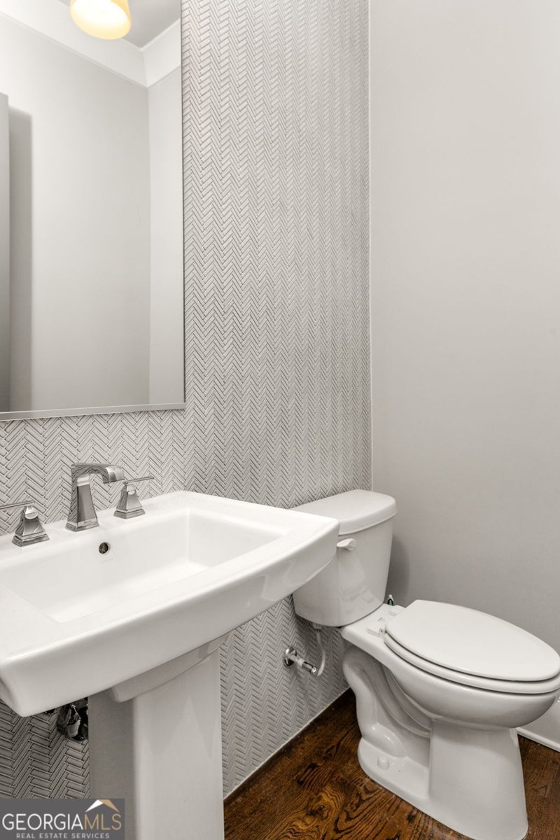 120 Clover Court Roswell - 9