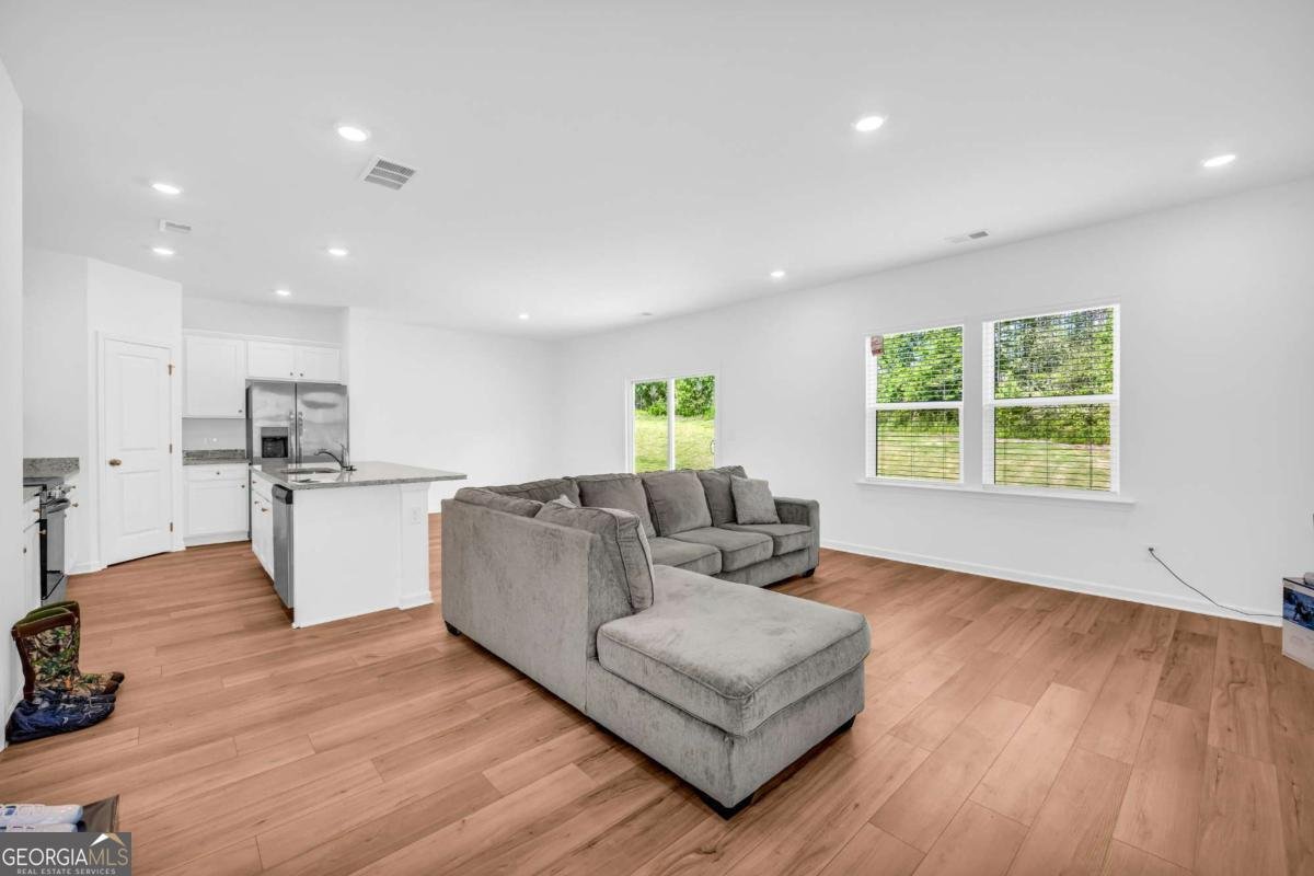 828 Evergreen Road Winder - 6