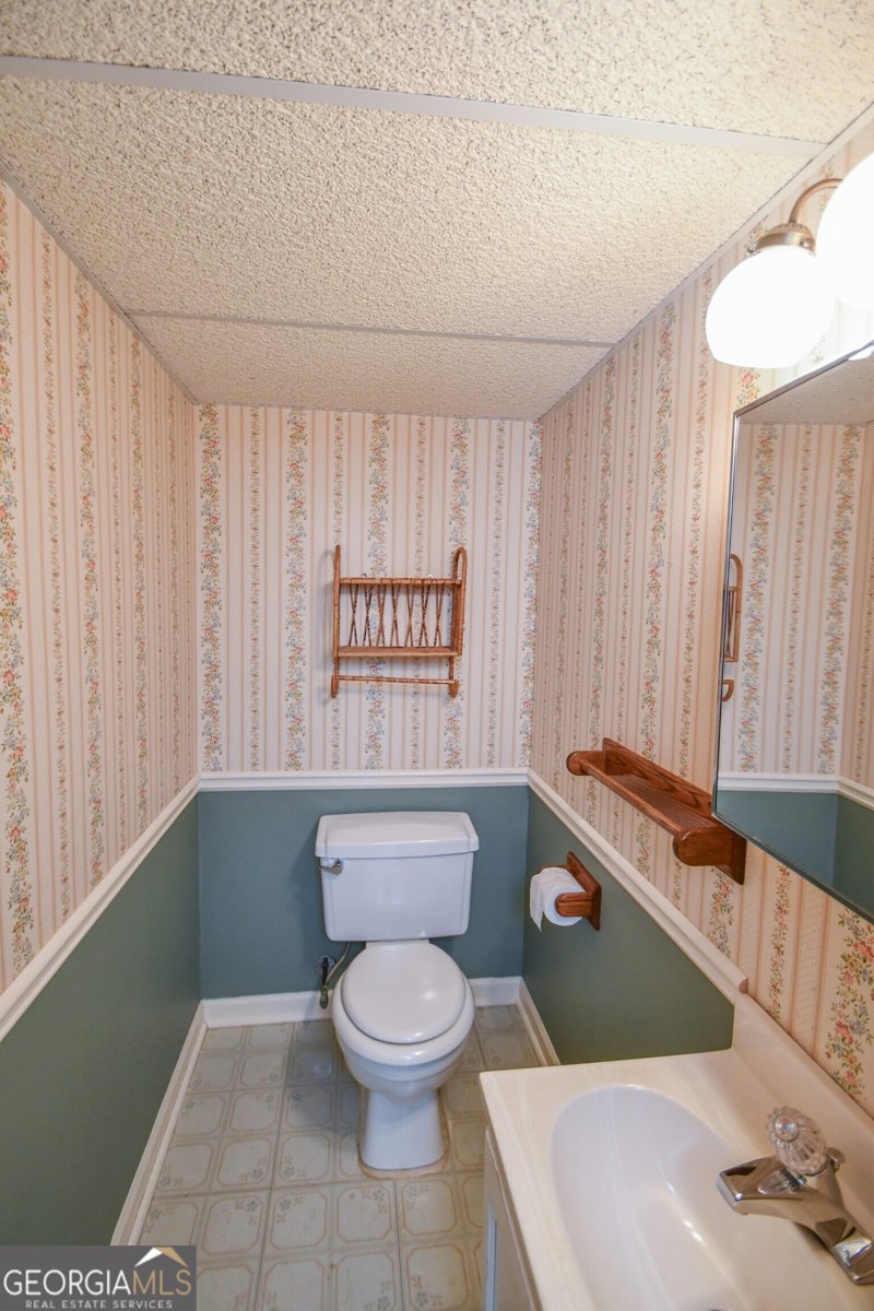 615 WoodWork Way Roswell - 68